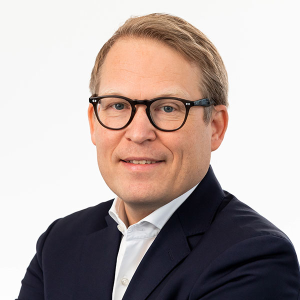 geschaeftsfuehrung-sebastian-peters geschaeftsfuehrung-sebastian-peters